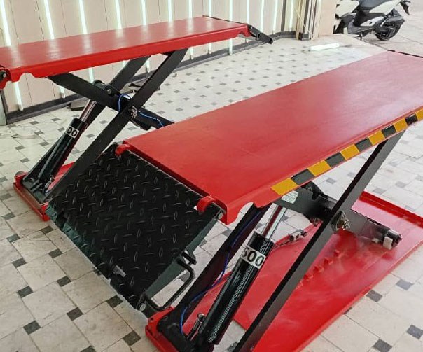 جک تعمیرگاهی قیچی بلند لاستیک گیر